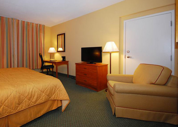 Clarion Inn & Suites Miami Airport