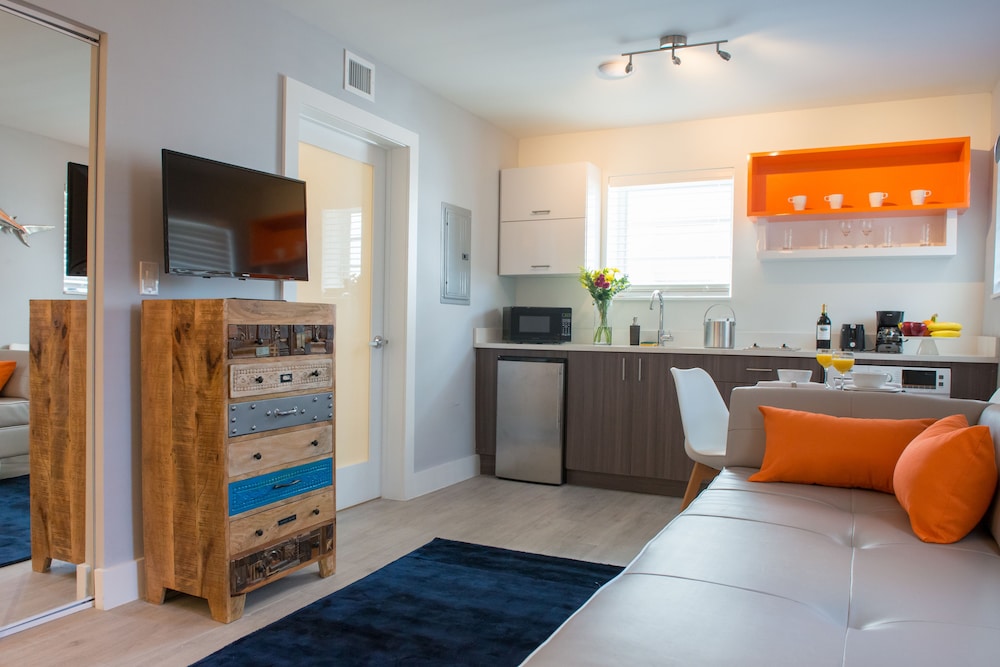 SEASIDE ALL SUITES HOTEL