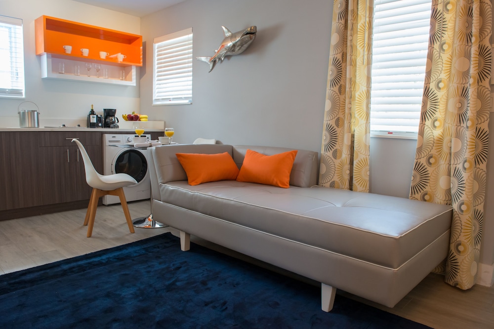 SEASIDE ALL SUITES HOTEL