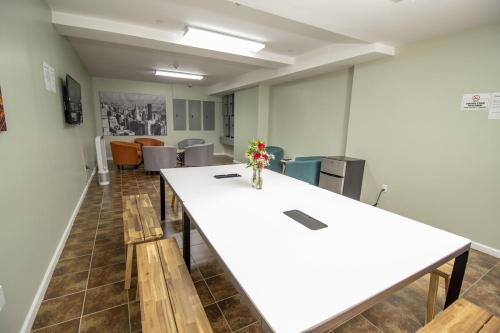 Canal Loft Hostel & Hotel