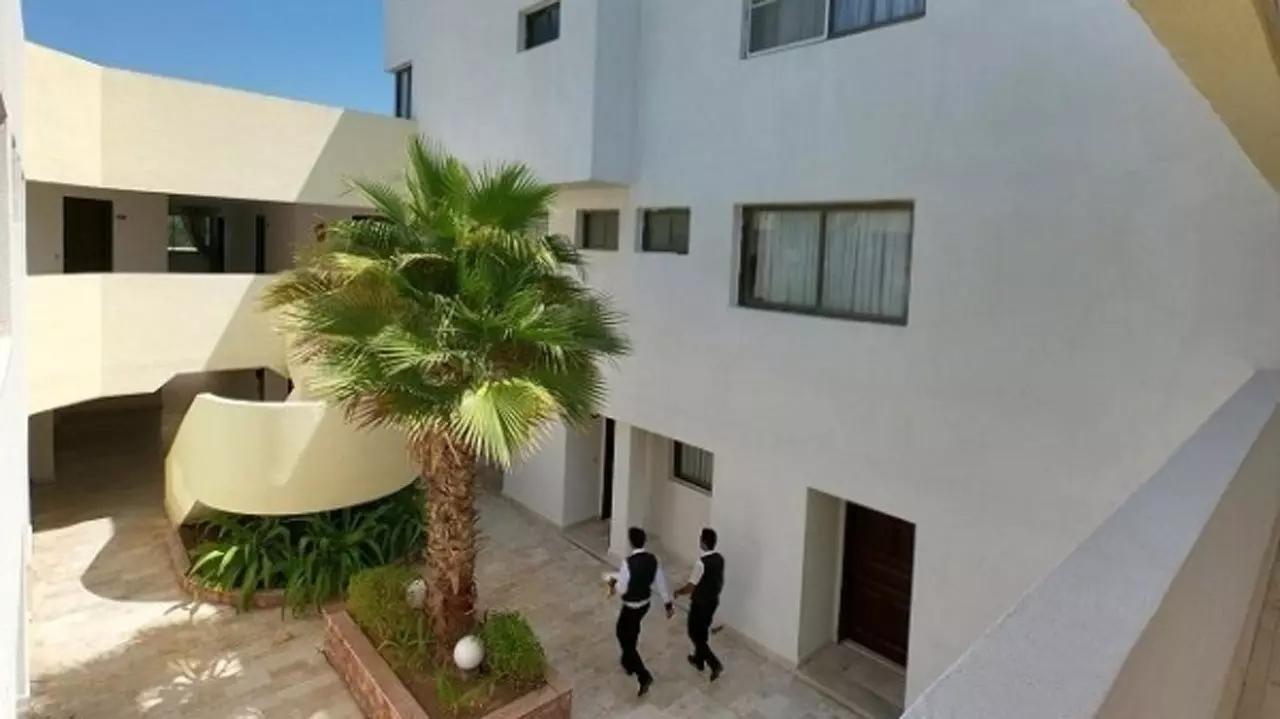 هتل آبادگران