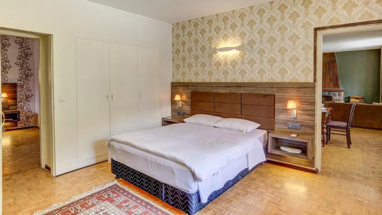 هتل جهانگردی شمشک