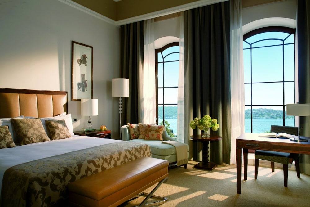 Four Seasons Hotel Istanbul At The Bosphorus