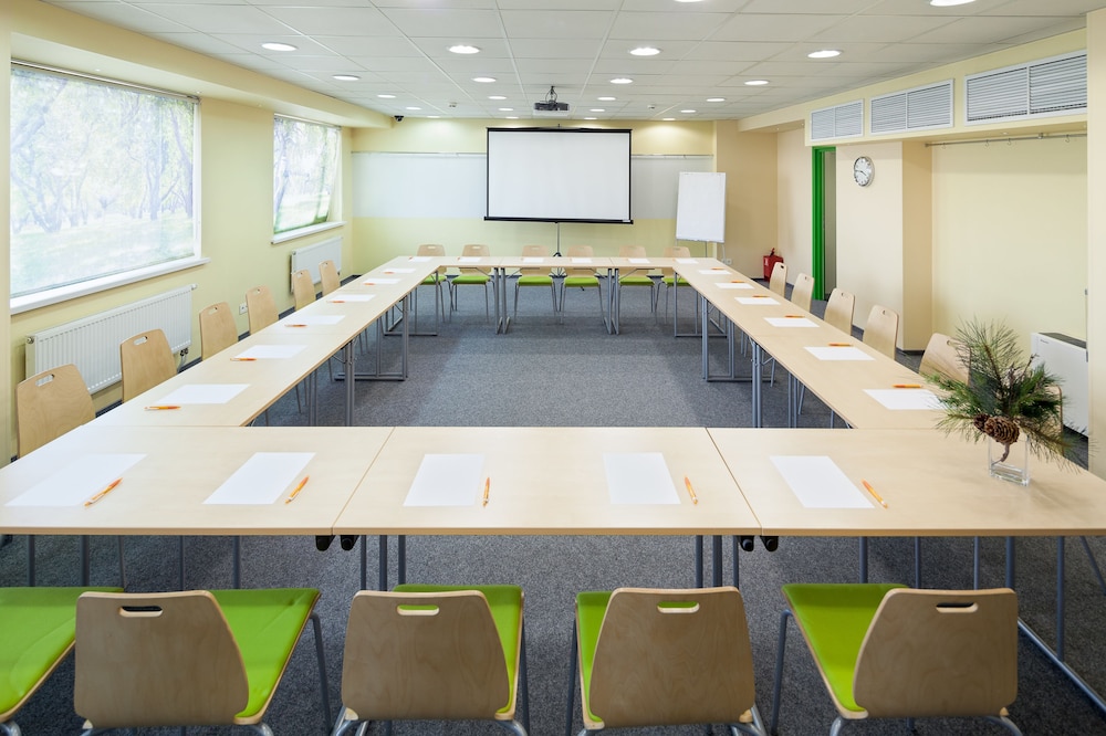 SunFlower Park Hotel