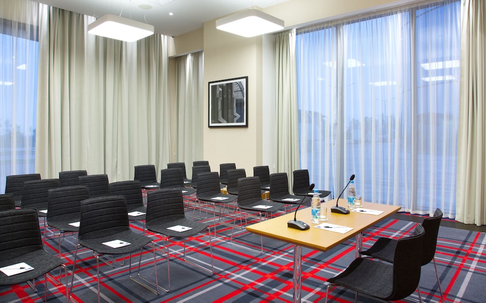 Hampton by Hilton Saint Petersburg ExpoForum