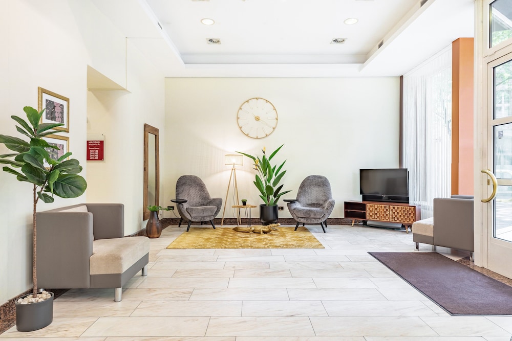 Garner Hotel Düsseldorf - Main Station