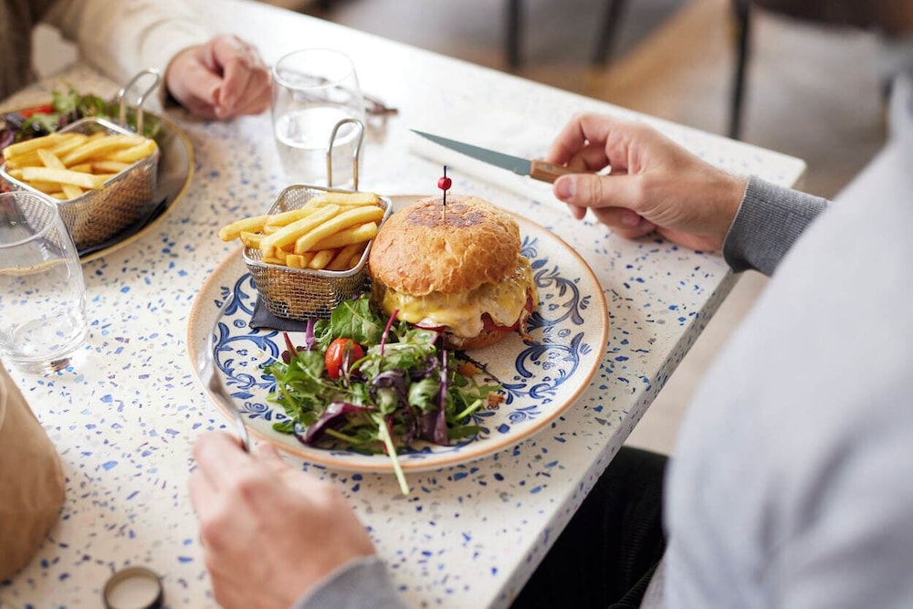 Hôtel Isidore Nice-Ouest