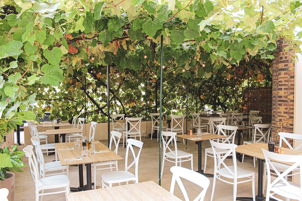 Hôtel Isidore Nice-Ouest