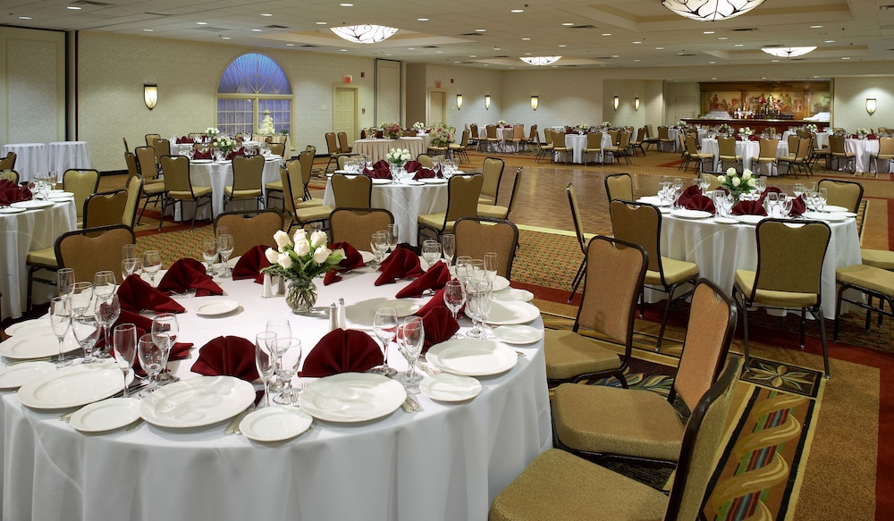 Clinton Inn Hotel & Event Center