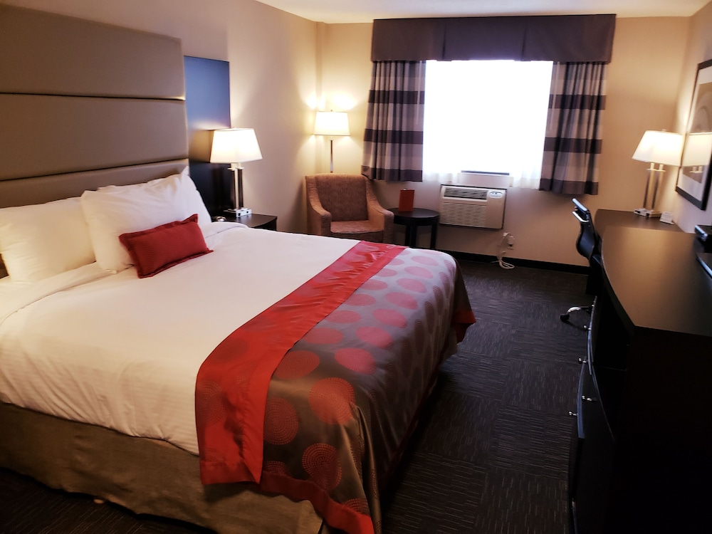 Ramada by Wyndham Saskatoon