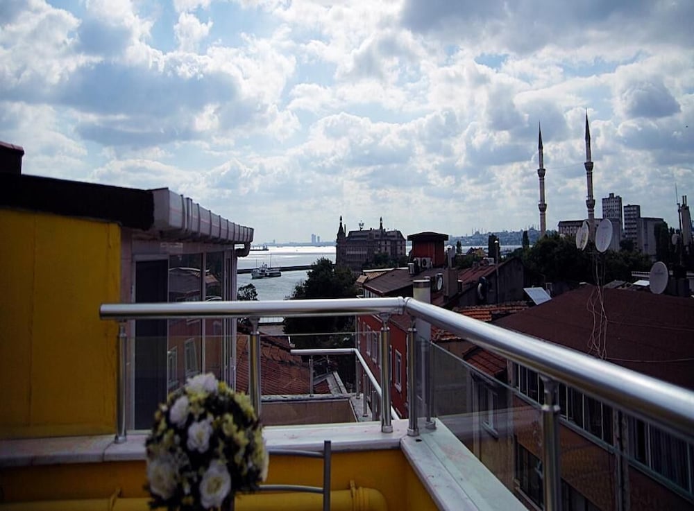 Kadikoy Port Hotel