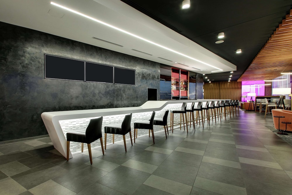 The Rose Hotel Chicago O'Hare, Tapestry Collection by Hilton