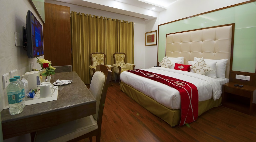 Hotel Swaran Palace