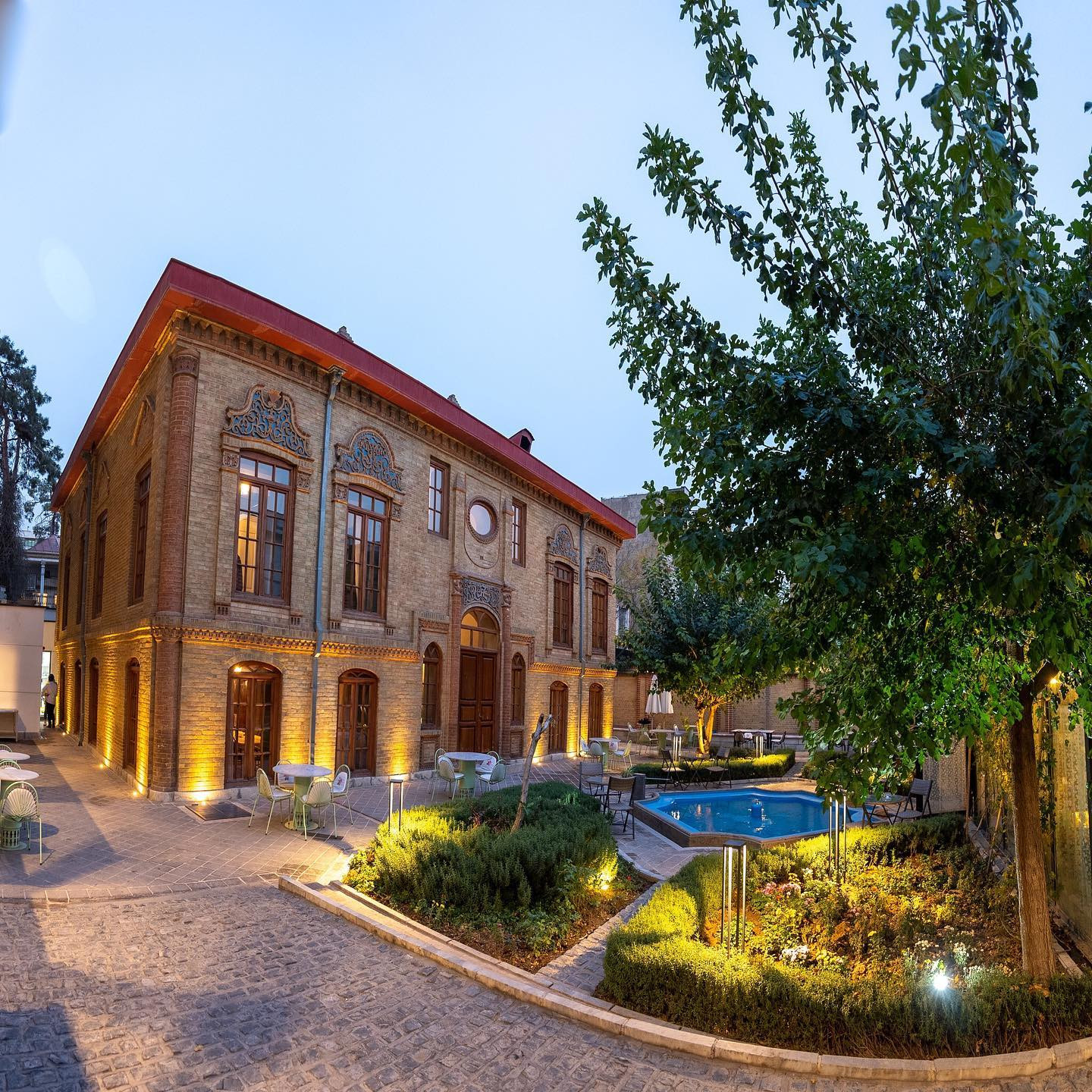 هتل بوتیک نظامیه