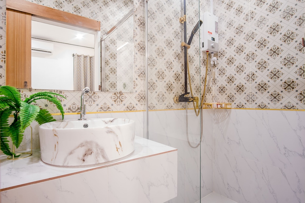 Isara Boutique Hotel And Cafe