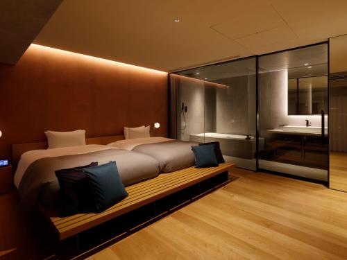 sequence MIYASHITA PARK