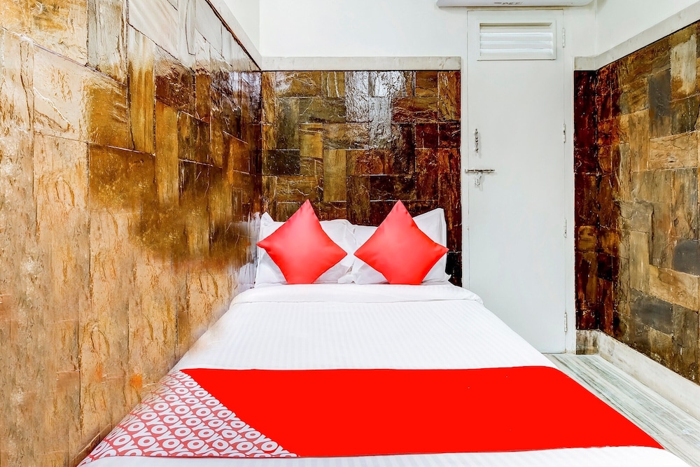 Hotel Dreamland by OYO