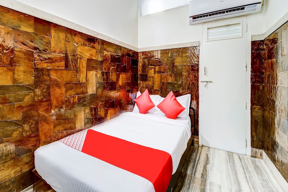 Hotel Dreamland by OYO