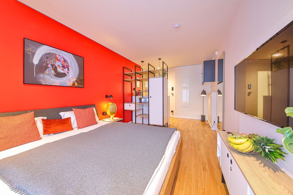 Aeronaut powered by Pearl 1 Living and Yachting Hospitality