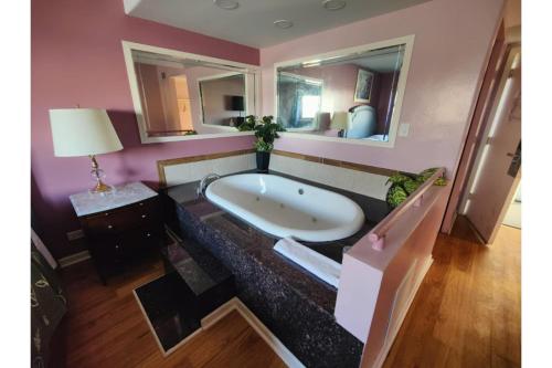 OYO Hotel Edgebrook Chicago North Shore