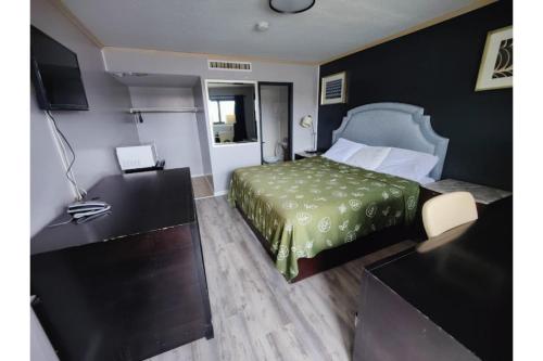 OYO Hotel Edgebrook Chicago North Shore