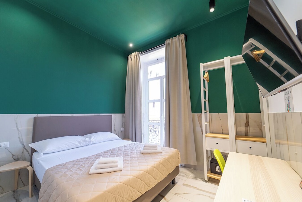 H. G. Boutique Toledo  Napoli Centro