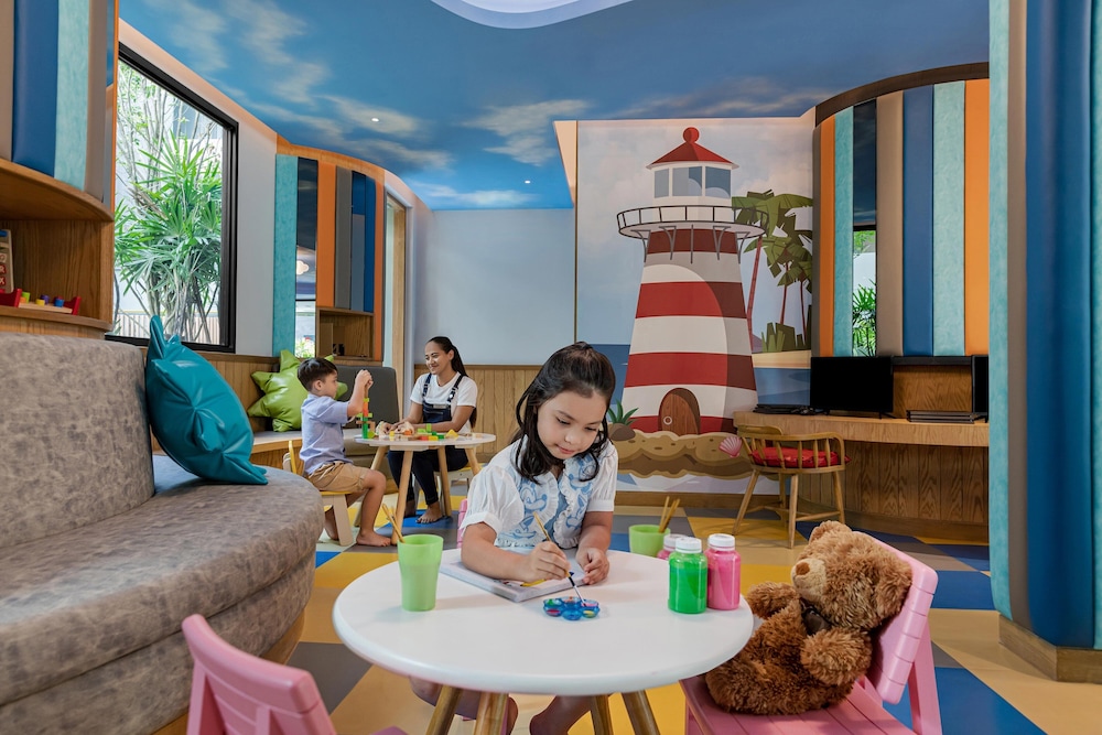 Four Points by Sheraton Phuket Patong Beach Resort