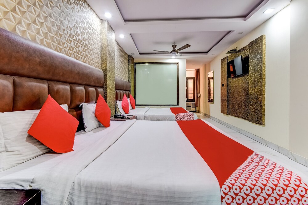 Hotel Priya Palace by OYO Rooms