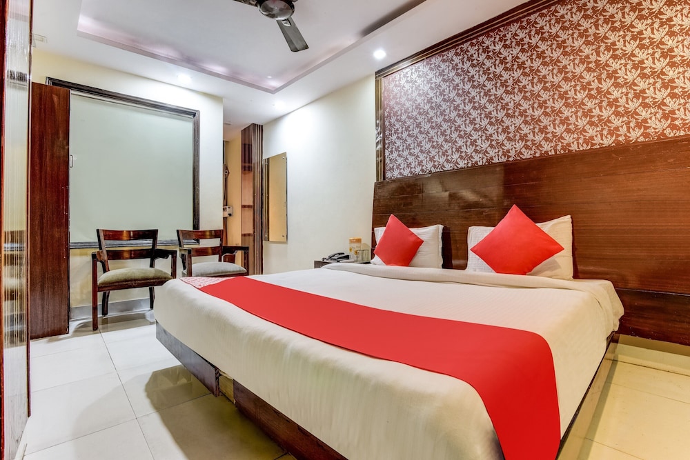 Hotel Priya Palace by OYO Rooms
