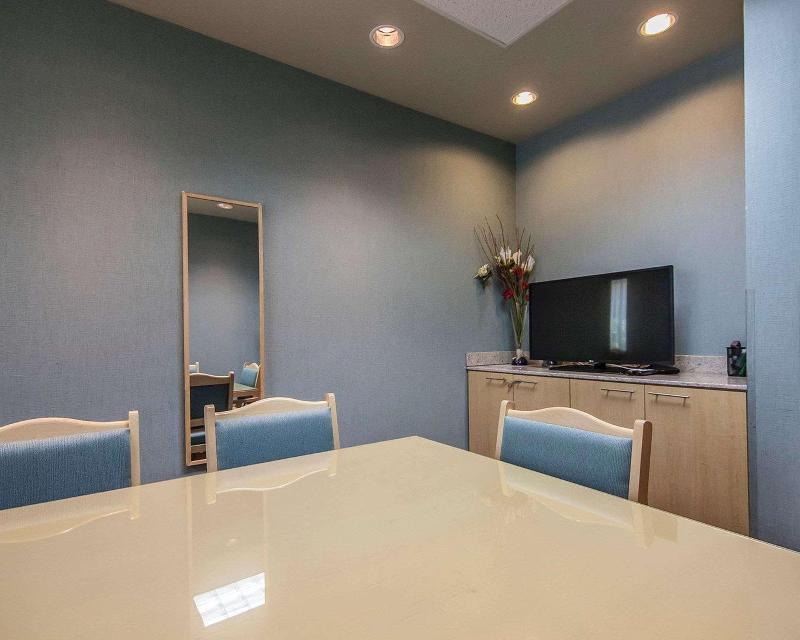 Quality Hotel Airport (South)