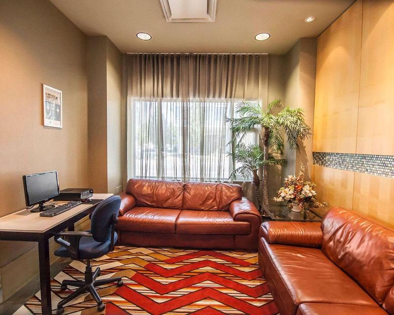 Quality Hotel Airport (South)