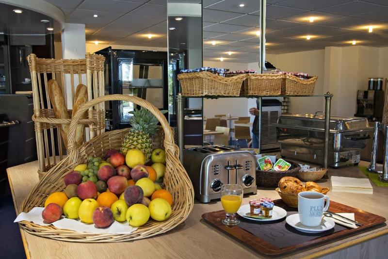 Hotel Kyriad Nemours