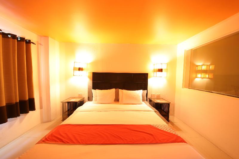 OYO 126 Patong Station House