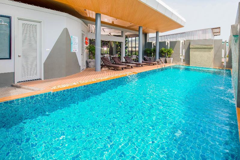 OYO 241 Ratana Hotel Sakdidet