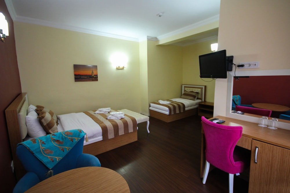 Azre Hotel