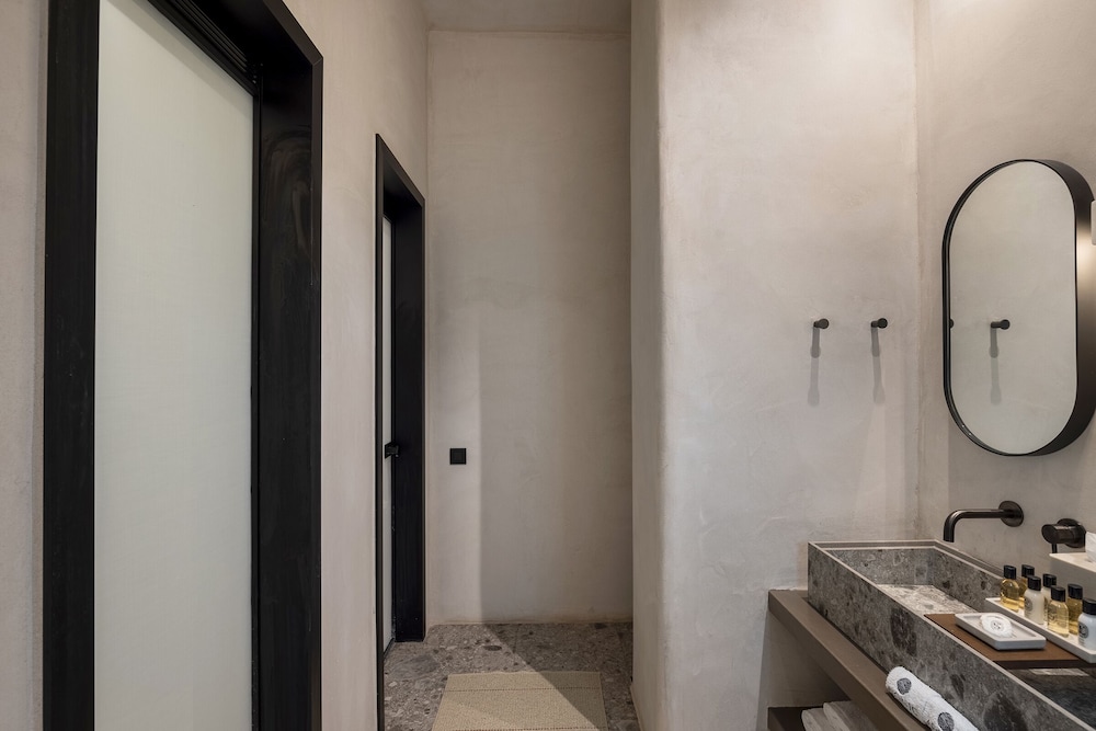 Aeonic Suites & Spa Mykonos