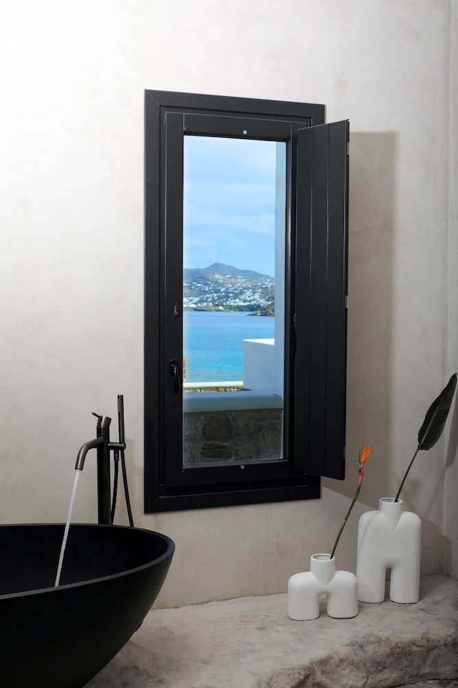 Aeonic Suites & Spa Mykonos