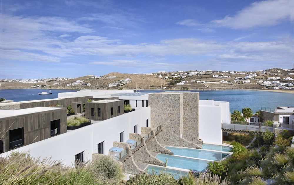 Aeonic Suites & Spa Mykonos