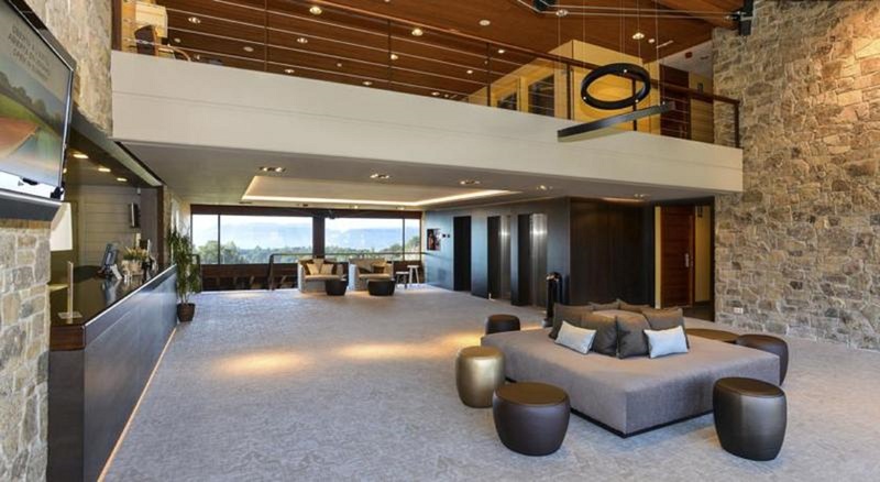 Montanya Hotel & Lodge