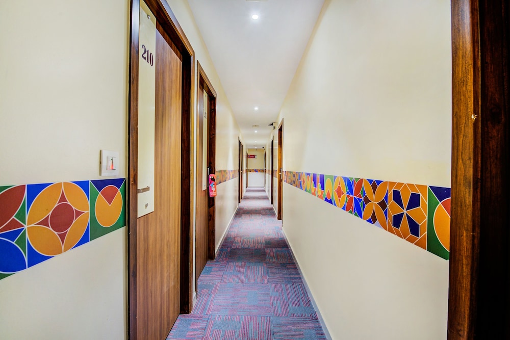 FabHotel Hyson International