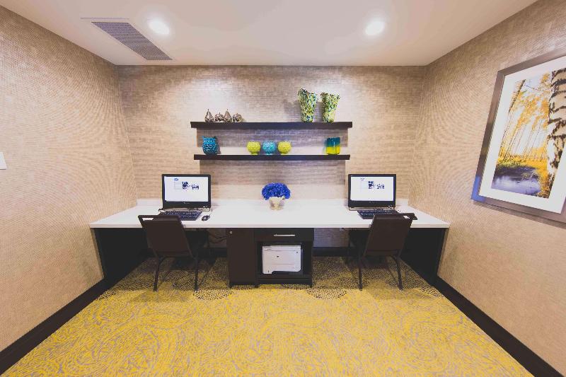 Hampton Inn & Suites by Hilton Bolton