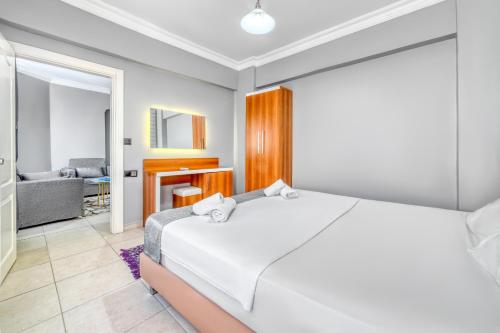 Kleopatra Coral Apart