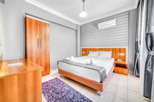 Kleopatra Coral Apart