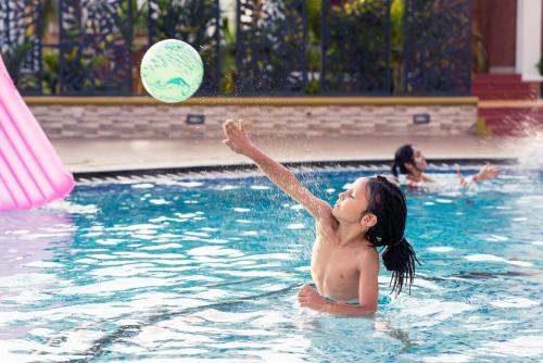 The Grand Leoney Resort