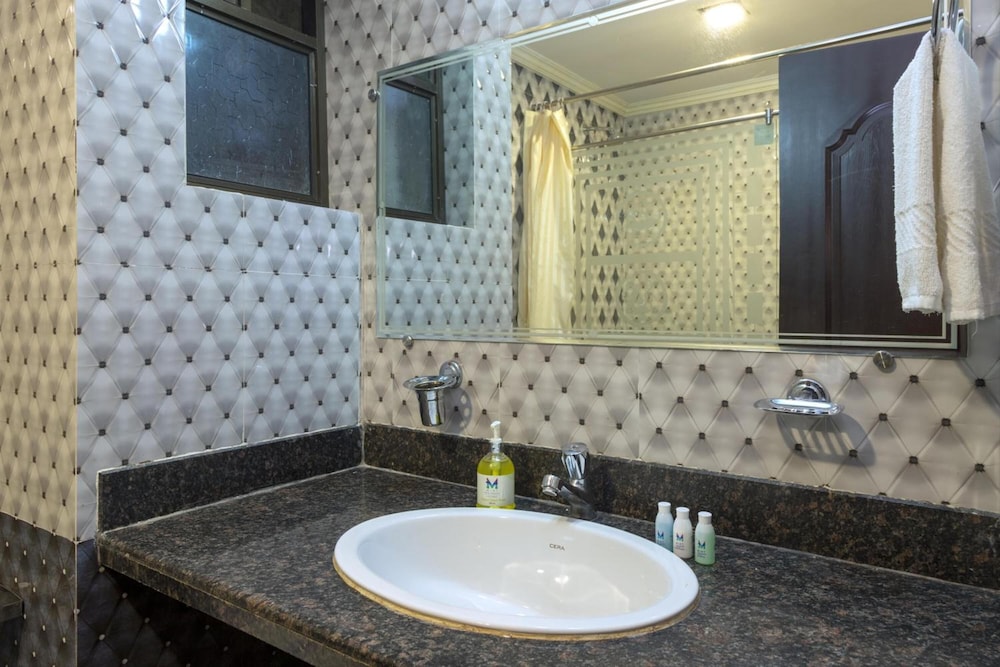 Rendezvous Beach Resort