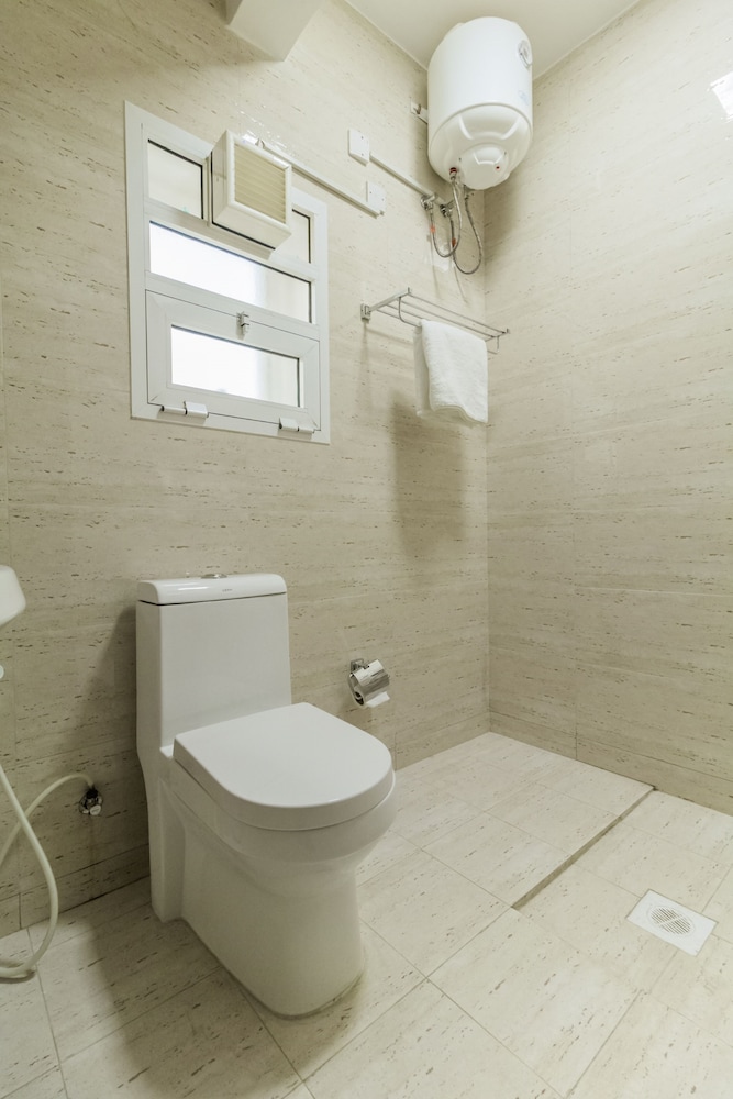 OYO 106 Muscat Grand Hotel Apartment