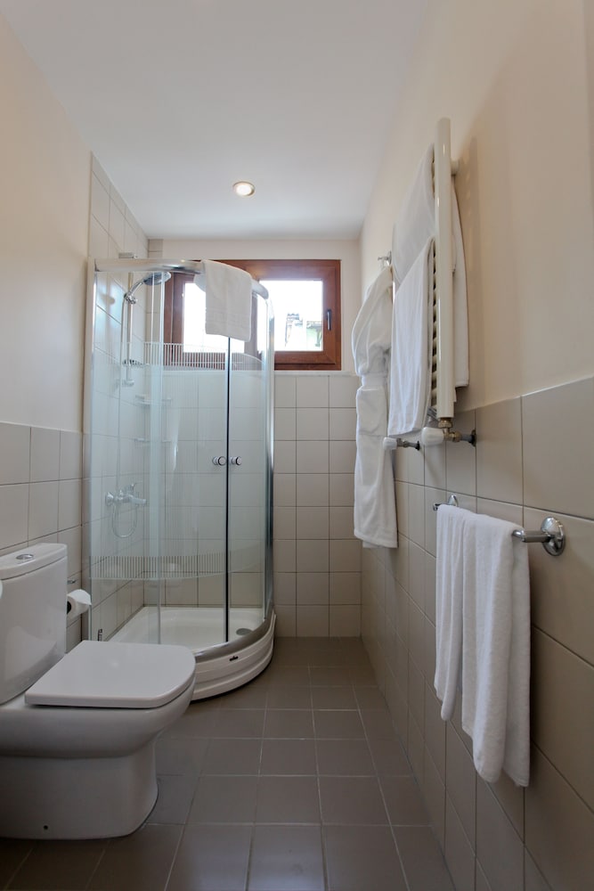 Three Apples Suites and Hotel