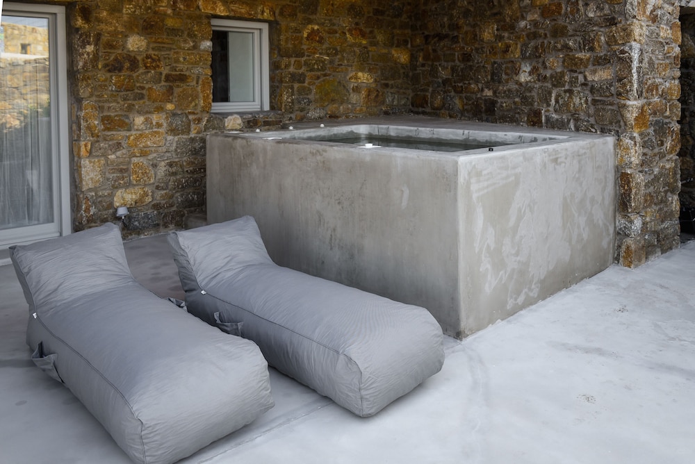 Myconian Crown Suites