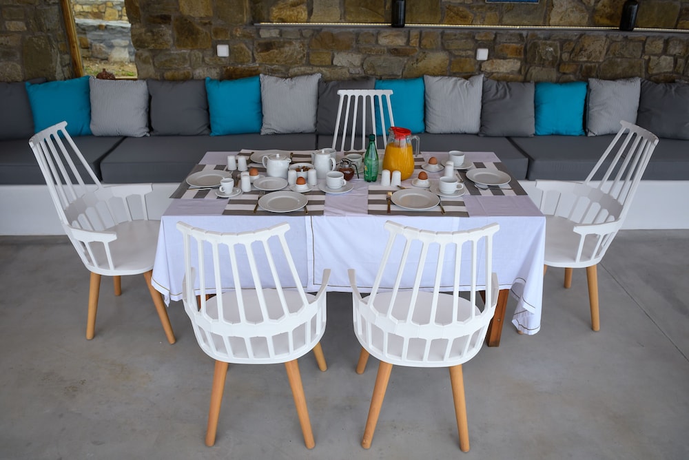 Myconian Crown Suites