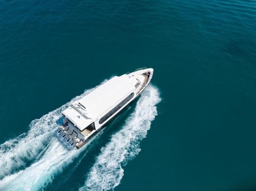 Hilton Maldives Amingiri Resort & Spa